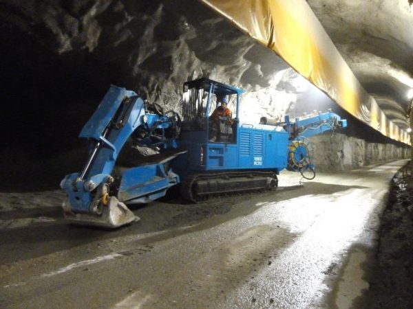 Jengkaut Bawah Tanah Terex Schaeff ITC 312