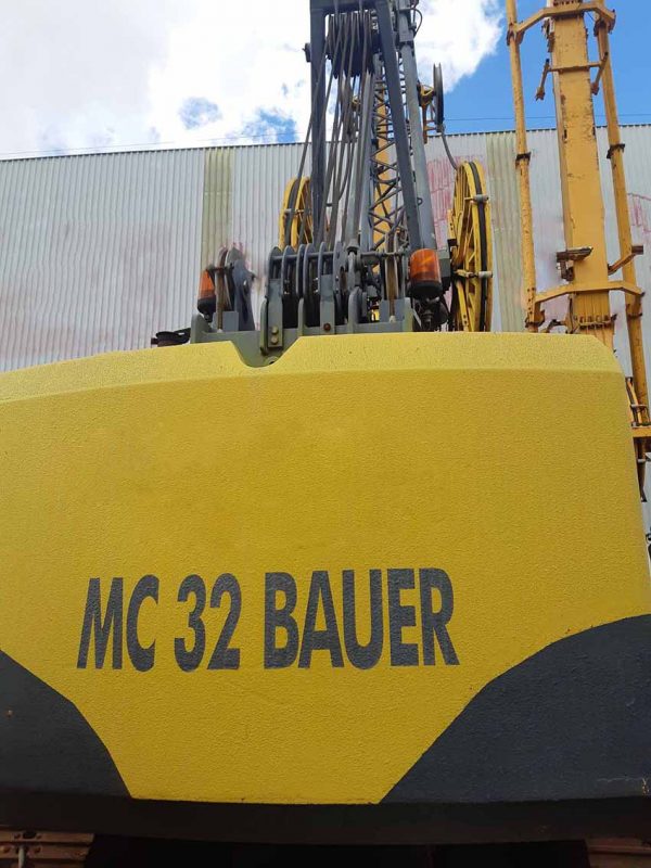 Bauer MC32 Grúa sobre orugas / Plataforma de pilotaje de pared de diafragma