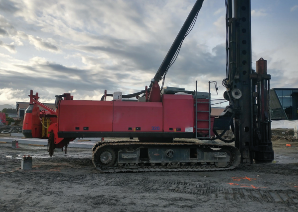 Banut 555 Hammer Piling Rig
