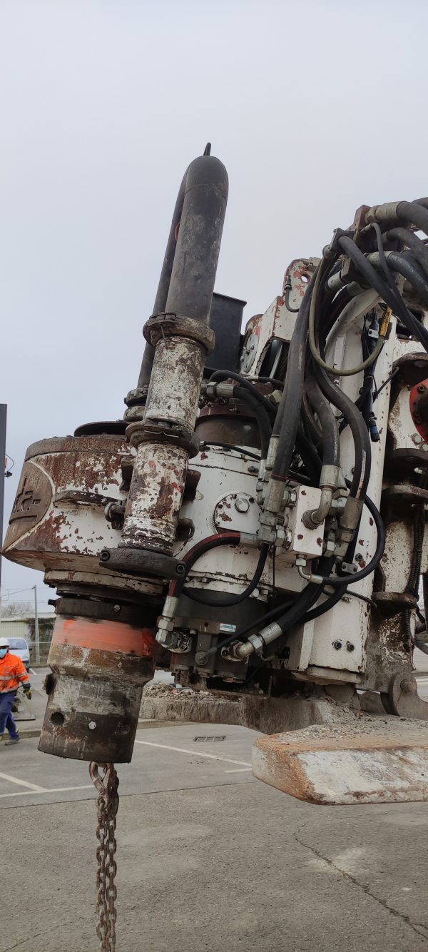 Rig Tumpukan Llamada P135 CFA