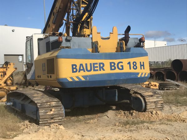 Bauer BG 18H 회전 말뚝박기 장비