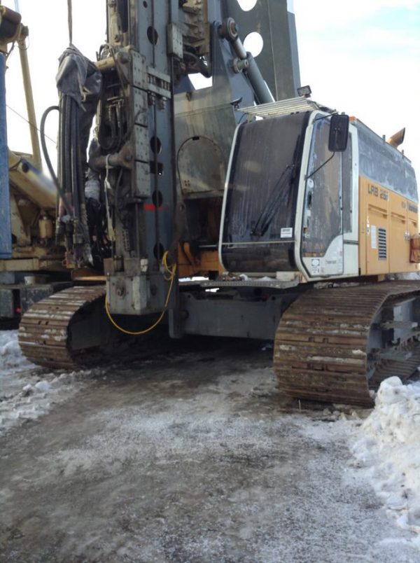 Liebherr LRB 255 ロータリー杭打ちリグ