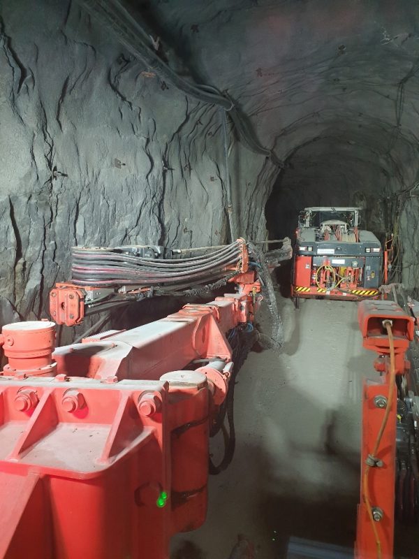 Sandvik DT922i Underground Rock Drill