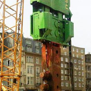 ICE 815C Vibratory Piling Rig