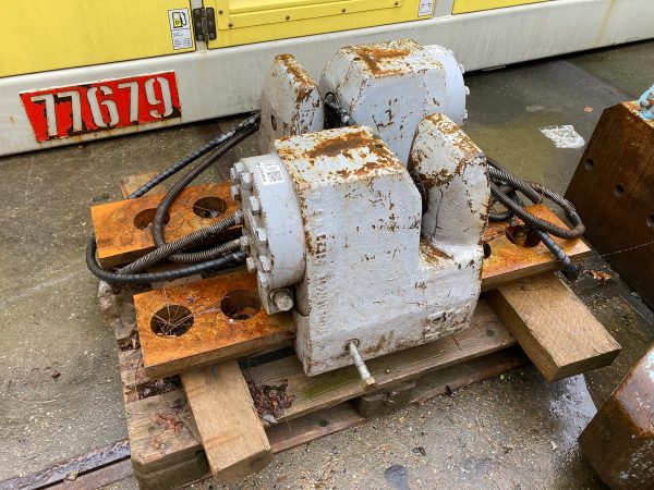 PTC 25H1 Vibratory Piling Rig