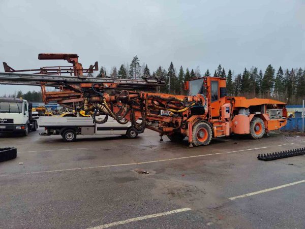 Tamrock Axera 8 S-290 Underground Rock Drill