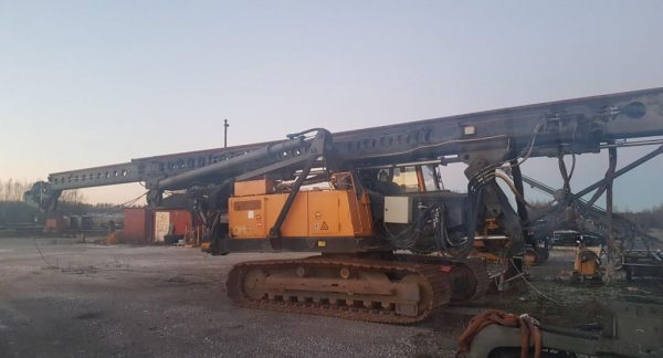 Banut 700 Hammer Piling Rig