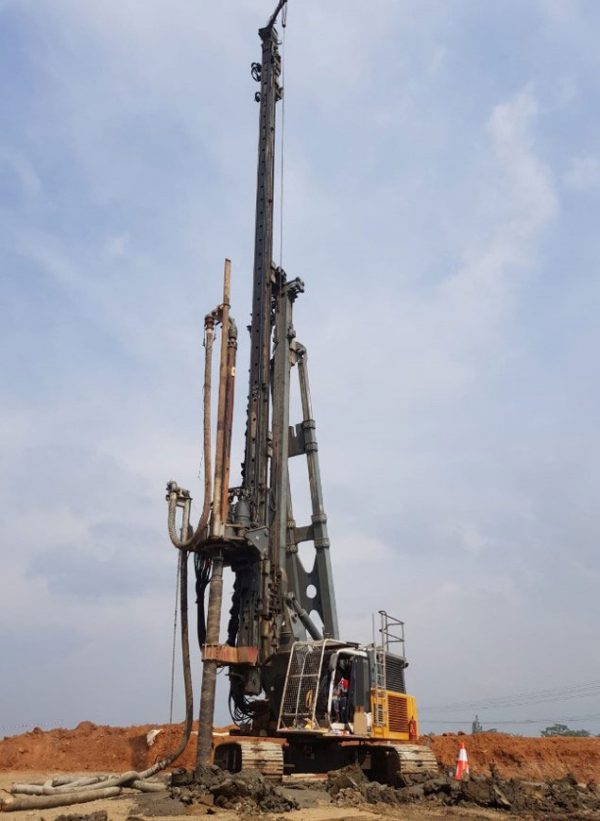 Liebherr LRB 155 เครื่องตอกเสาเข็มแบบหมุน/CFA