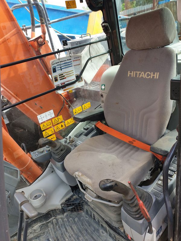 Hitachi ZX135-6