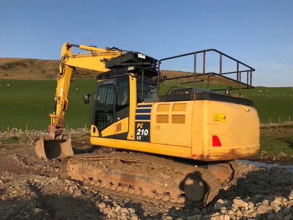 Komatsu PC210LC-10 Excavator