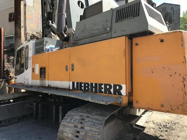 Plataforma de Empilhamento Rotativo Liebherr LRB 255