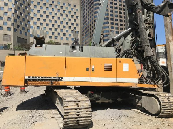 Engin de battage rotatif Liebherr LRB 255