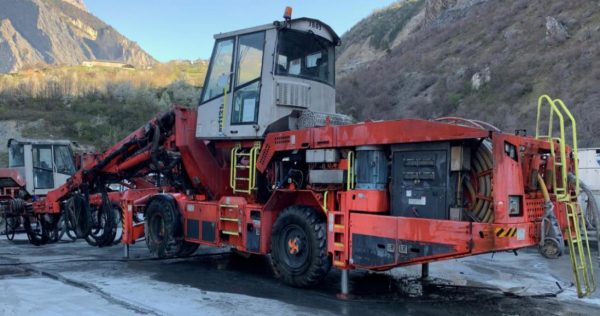 Sandvik DT1131i Underground Rock Drill