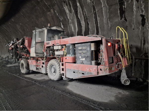 Sandvik DT1131i Underground Rock Drill