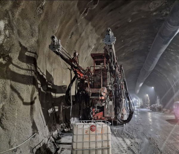 Sandvik DT1130i Underground Rock Drill