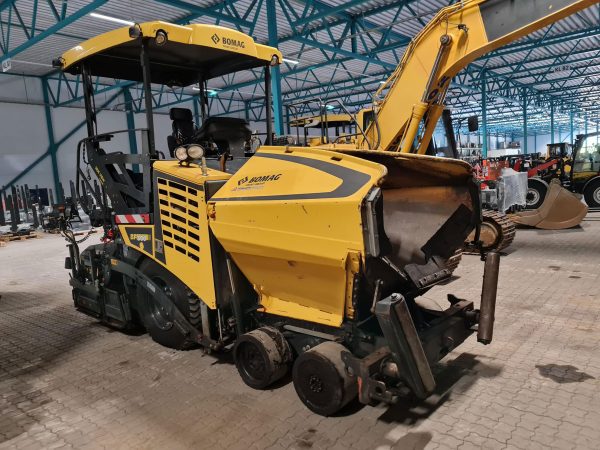Bomag BF300 P-2 Paver