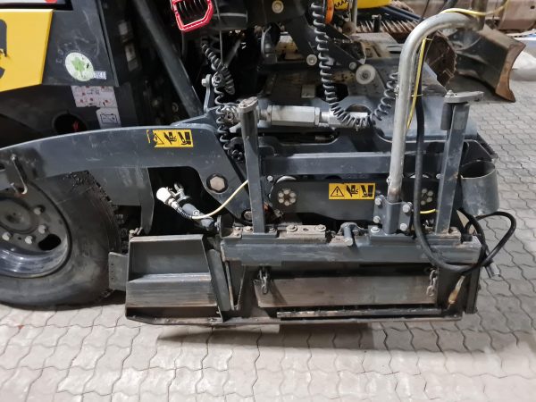 Bomag BF300 P-2 Paver