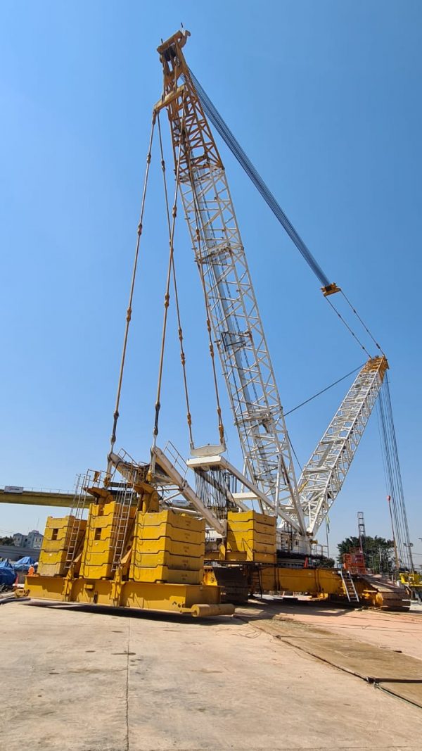 Grue sur chenilles Liebherr LR1800