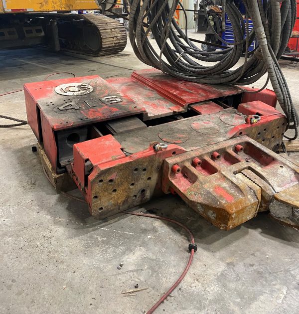 ICE 416L Vibratory Piling Rig