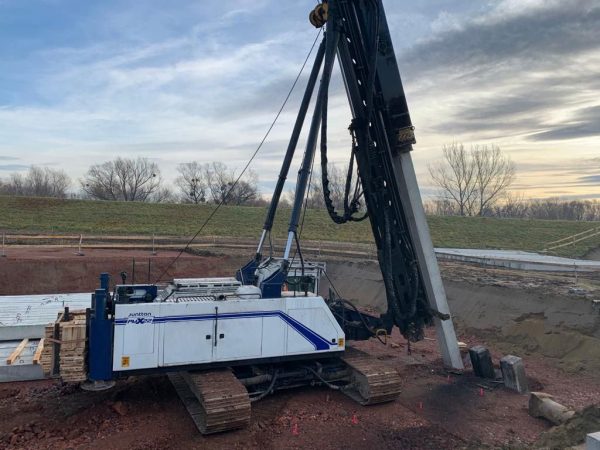Junttan PMx22 Hammer Piling Rig