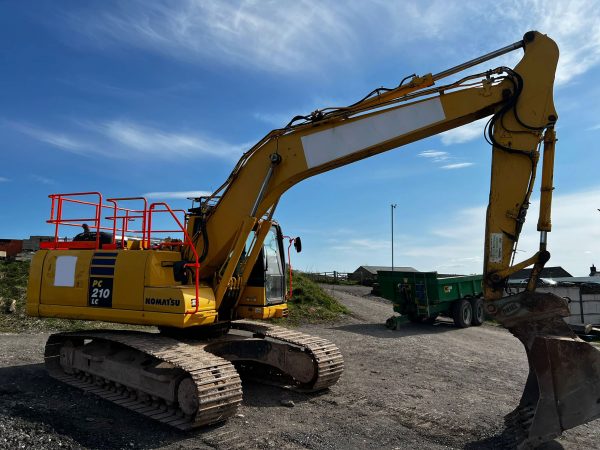Komatsu PC210LC-10 Excavator