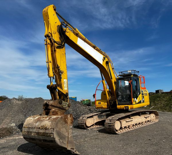Komatsu PC210LC-10 Excavator