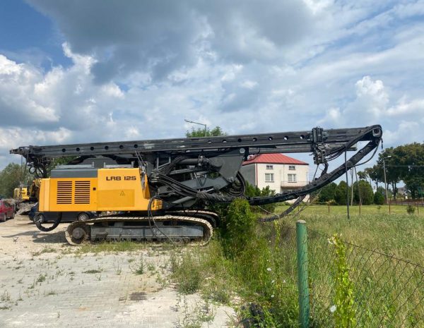 Plataforma de Estaqueamento Rotativo/Vibratório Liebherr LRB 125