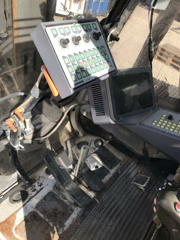 Liebherr LRB 125 Vibratory Piling Rig