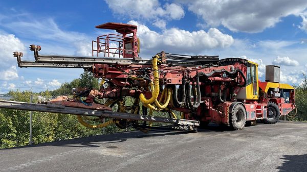 Sandvik DT1130i 地下ロックドリル