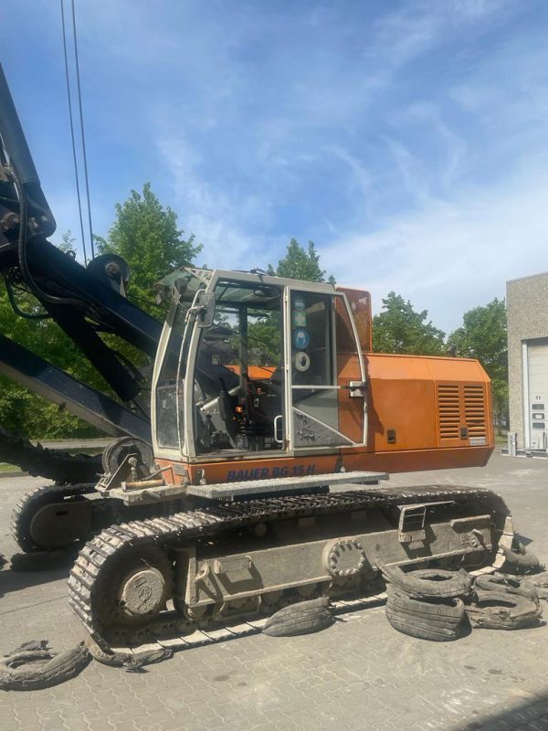 Bauer BG15 Rotary Piling Rig