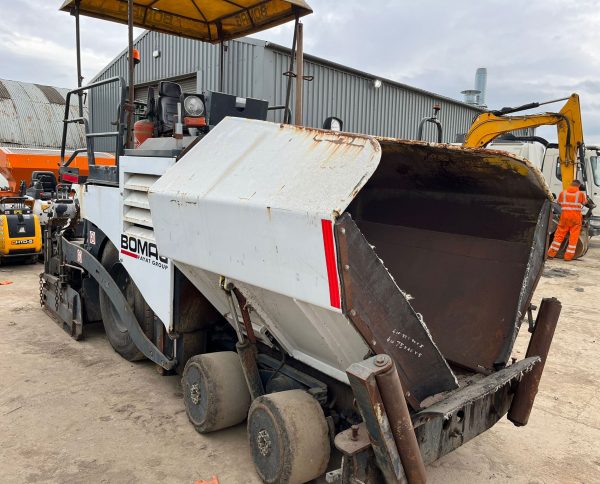 Bomag BF331 Paver