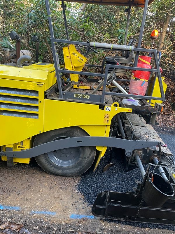 Bomag BF331 Asphalt Paver