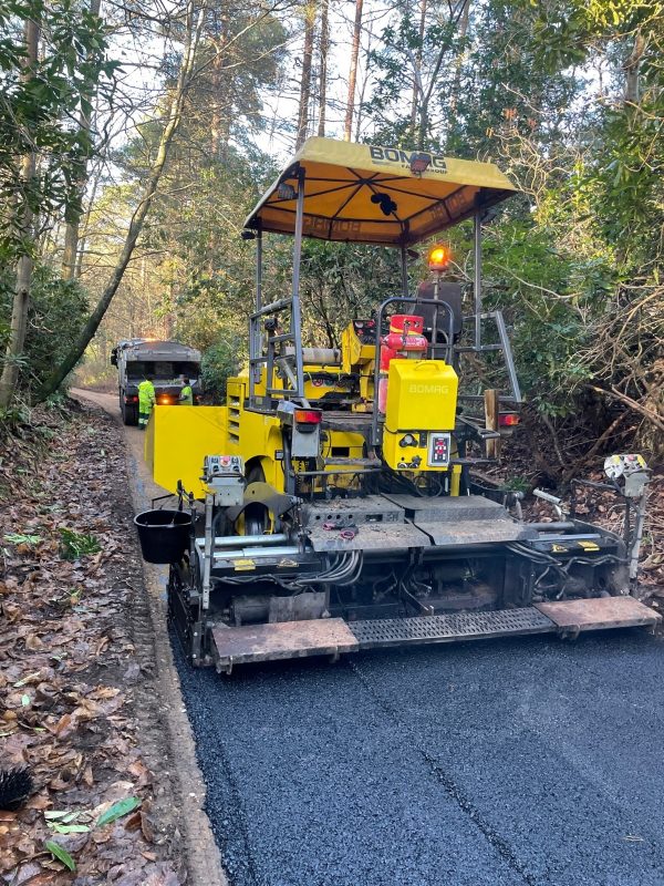 Bomag BF331 Asphalt Paver
