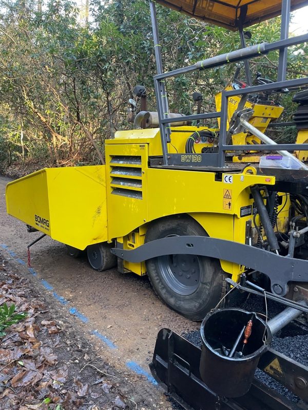 Bomag BF331 Asphalt Paver