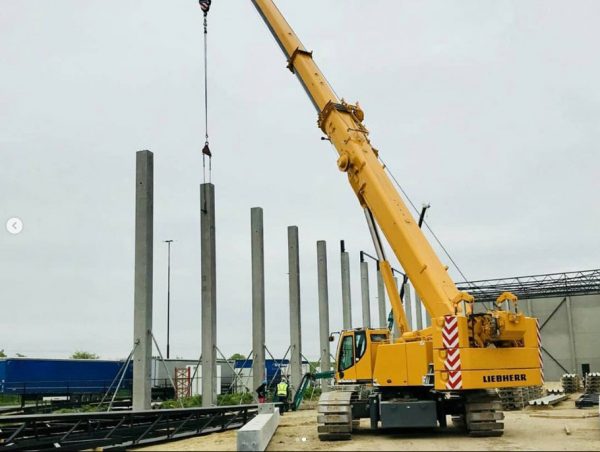 Grúa telescópica sobre orugas Liebherr LTR 1100