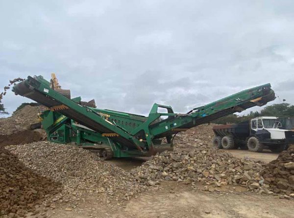 McCloskey R230 Screen