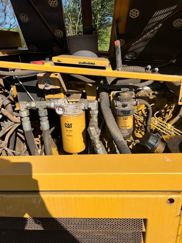 Caterpillar AP225E Paver