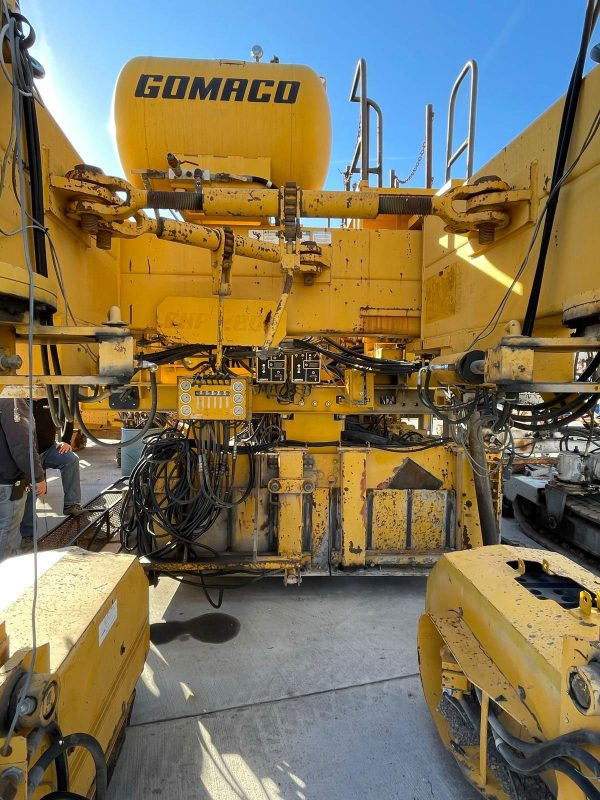 Gomaco GHP 2800 Slipform Paver