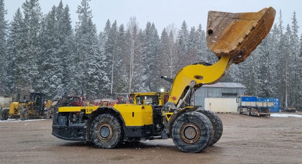 アトラスコプコ ST14 地下ローダー