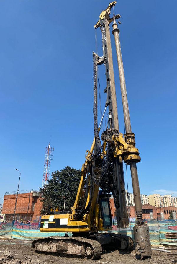 Bauer BG 18H Rotary Paling Rig