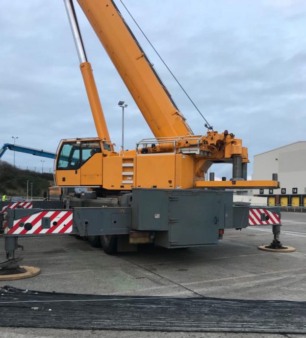 Liebherr LTM 1250-6.1 移動式クレーン