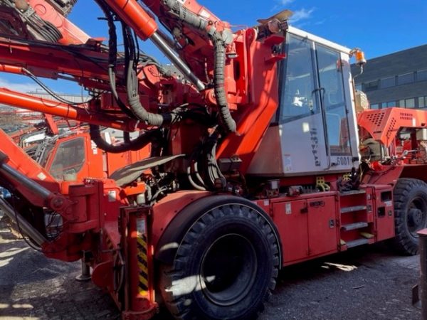 Sandvik DT1131i 地下ロックドリル