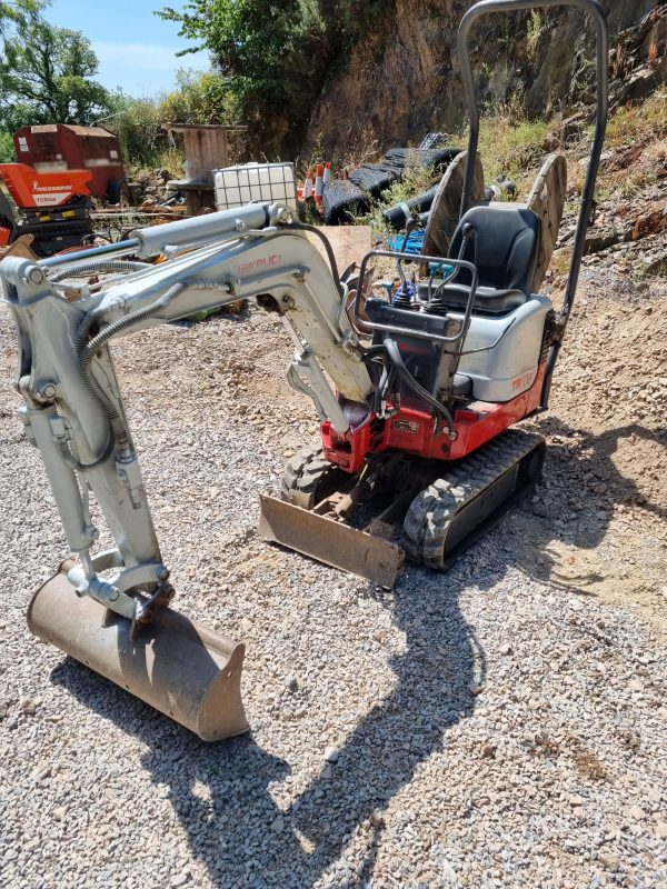 Miniexcavadora Takeuchi TB108