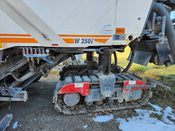 Wirtgen W250i 냉각 플레이너