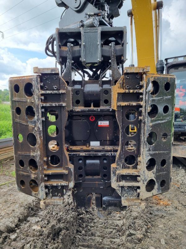 ICE 8SG Vibratory Piling Rig
