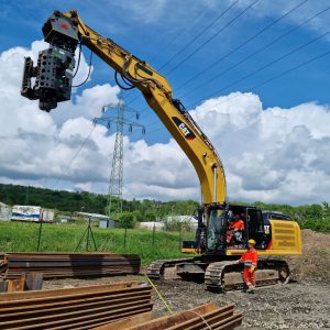 ICE 8SG Vibratory Piling Rig