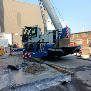 LIEBHERR LTC 1045-3.1 MOBILE CRANE