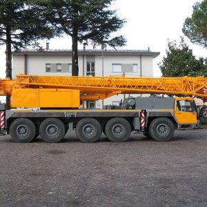 Liebherr LTM 1090 Mobile Crane