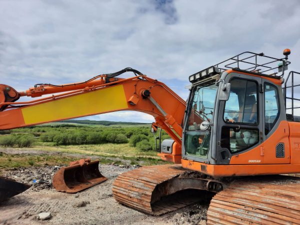 Doosan DX140LC Excavator