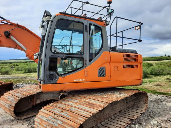Doosan DX140LC Excavator